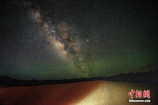 圖為6月20日晚，高原銀河風(fēng)光。曹枝清 攝